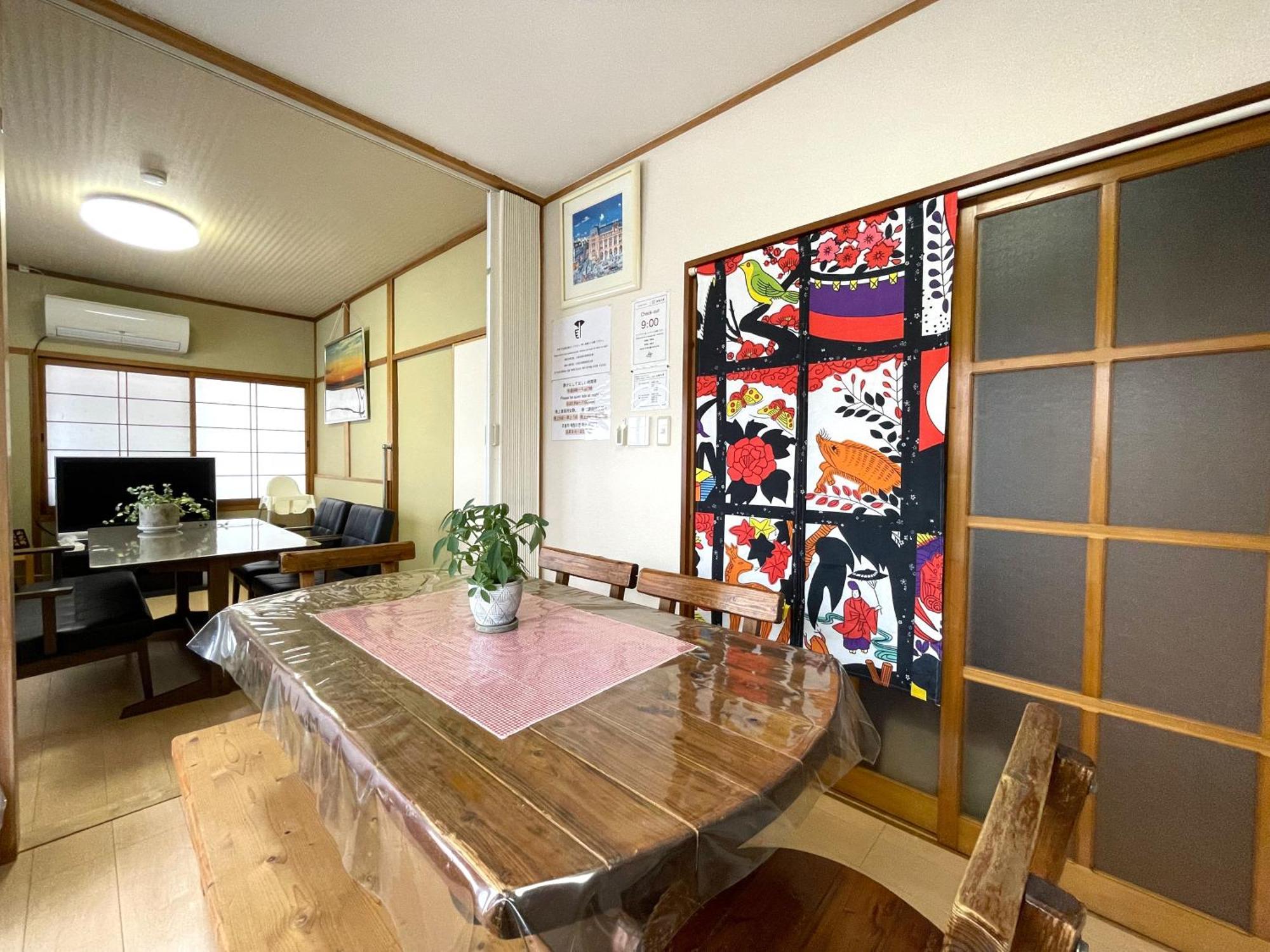 Hotel 一軒家貸切り最大11人まで 114平米の平屋の和の家 駐車場2台無料 道後温泉や松山城へのアクセス抜群 Exteriér fotografie